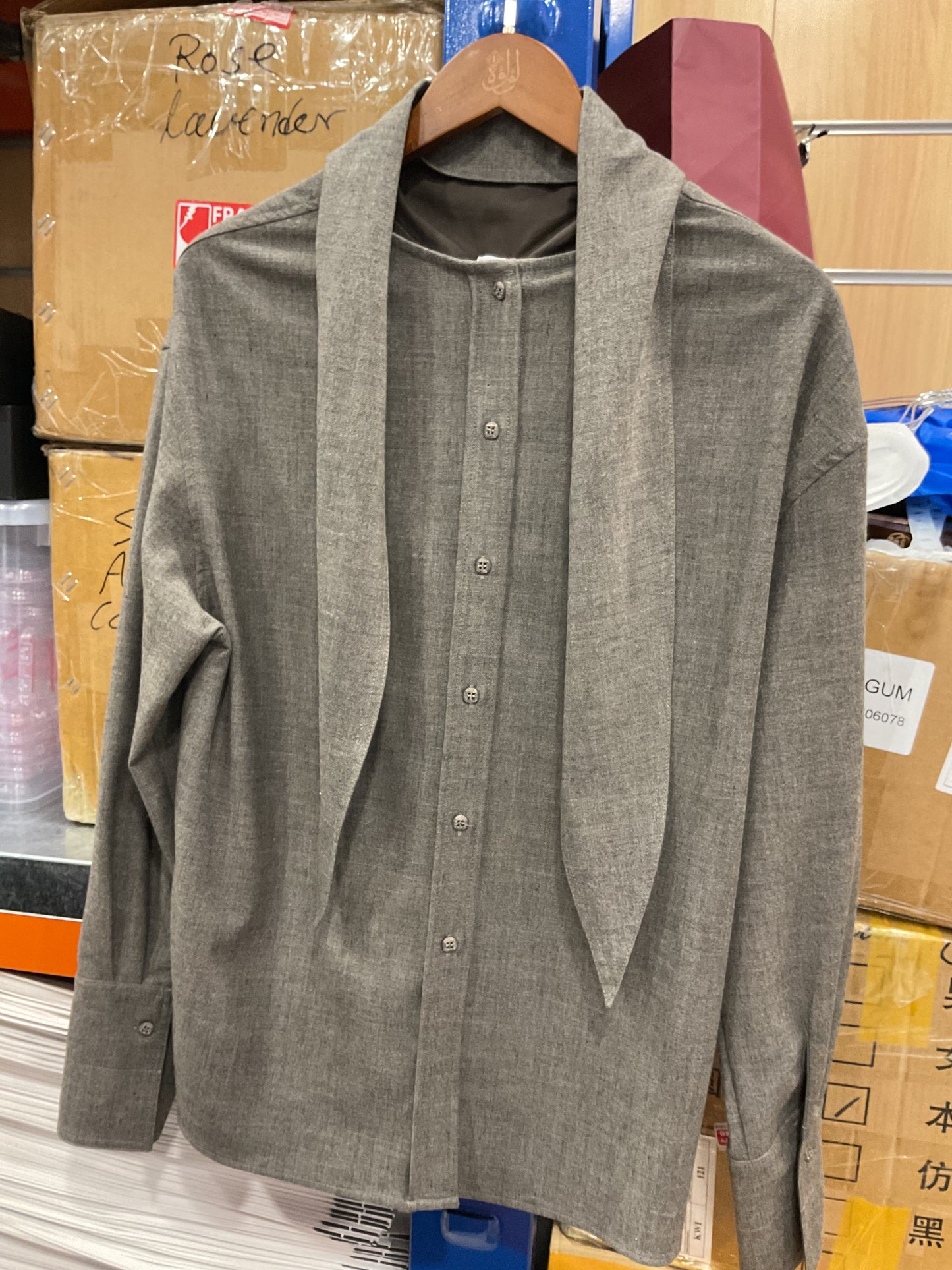 Scarf collar shirt